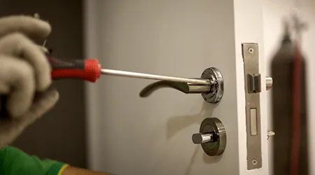 5 Locksmith Service Solutions for a Home Lockout