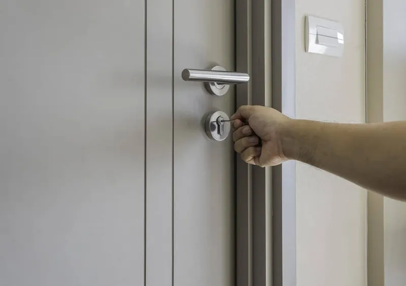 How to Choose the Cheapest Residential Lock Specialist in London